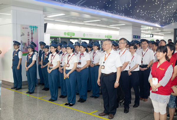 地铁文明海报儿童画图片大全_地铁文明海报儿